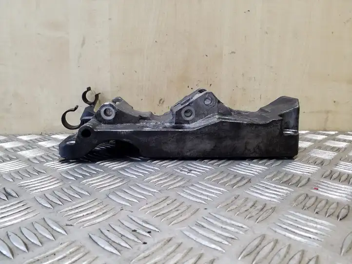 BMW 3 F30 F35 F31 (2012 - 2018) 11168506863 Кронштейн генератора — фото 3