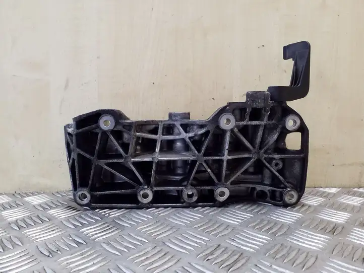BMW 3 F30 F35 F31 (2012 - 2018) 11168506863 Кронштейн генератора — фото 4
