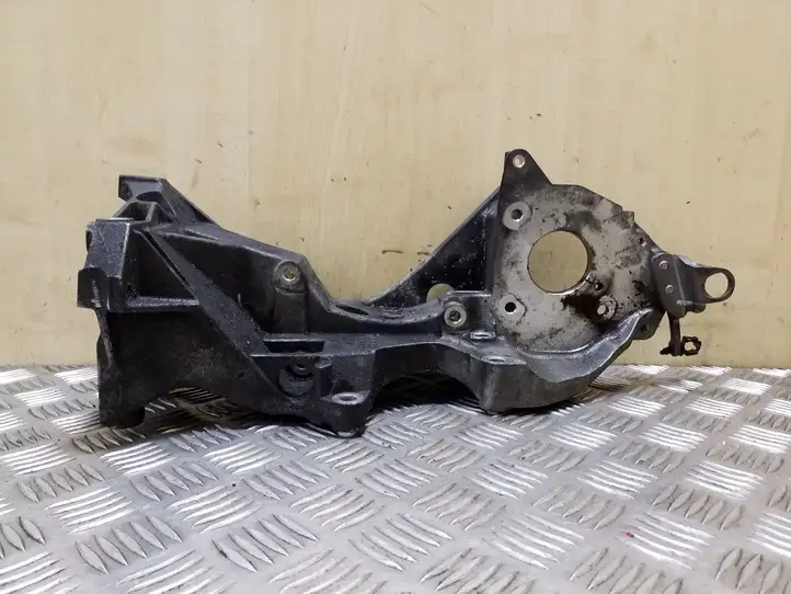Audi A6 C7 (2011 - 2014) 03L903143R Кронштейн генератора — фото 1