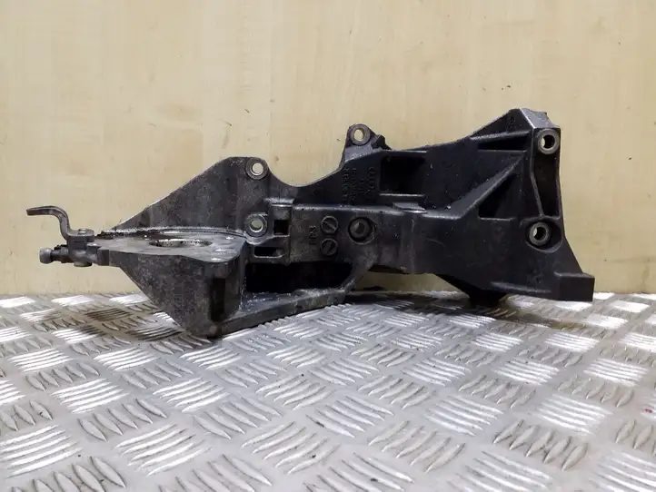 Audi A6 C7 (2011 - 2014) 03L903143R Кронштейн генератора — фото 2