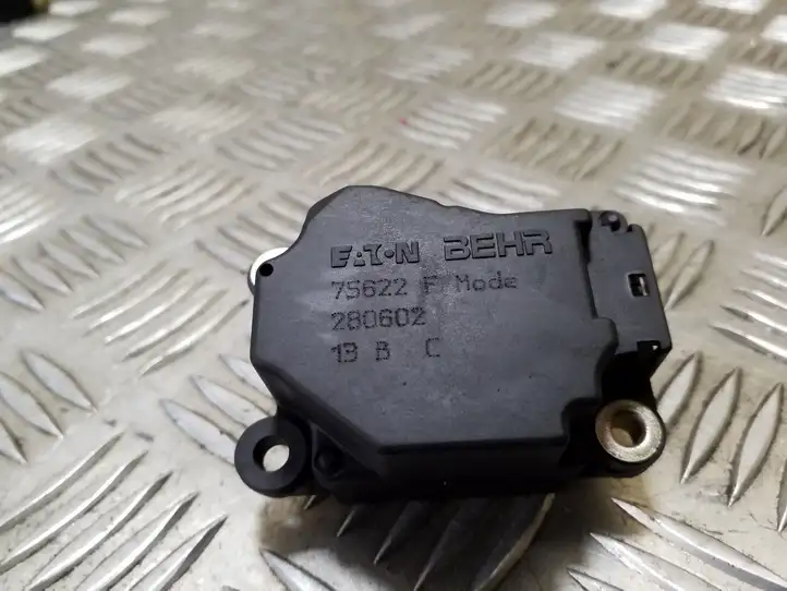 Volvo S60 (2000 - 2004) 75622F Двигатель задвижки потока воздуха — фото 3