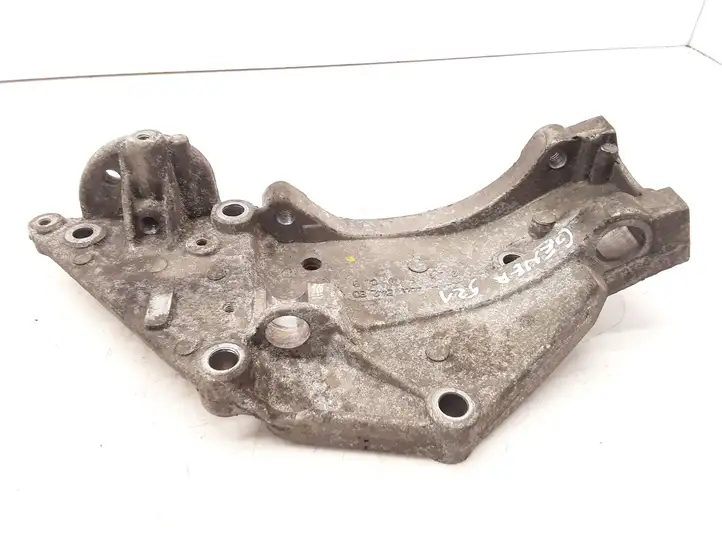 Citroen C4 I Picasso (2006 - 2013) 9650034280 Кронштейн генератора — фото 3
