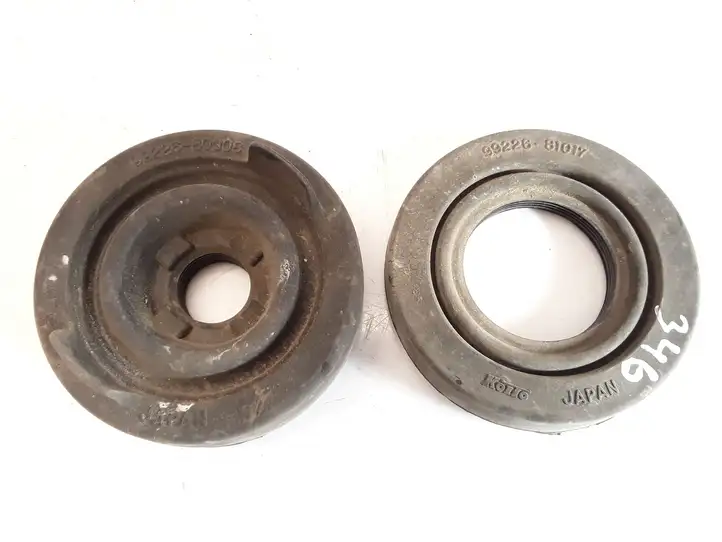 Toyota Previa (XR30, XR40) II (2000 - 2006) 9922681017 Крышка фары — фото 1