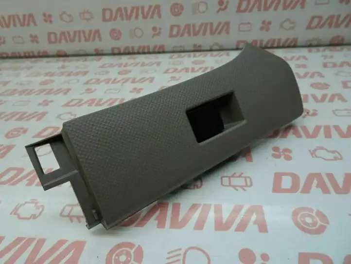 Toyota Yaris (2009 - 2012) 74232-0D090 Накладка кнопки стеклоподъемника — фото 2