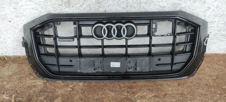 Audi Q8 (2018 - ) 4M8853651 Верхняя решетка радиатора — фото 1