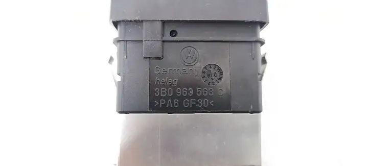 Volkswagen PASSAT B5.5 (2001 - 2005) 3B0963563C Включатель обогрева — фото 2