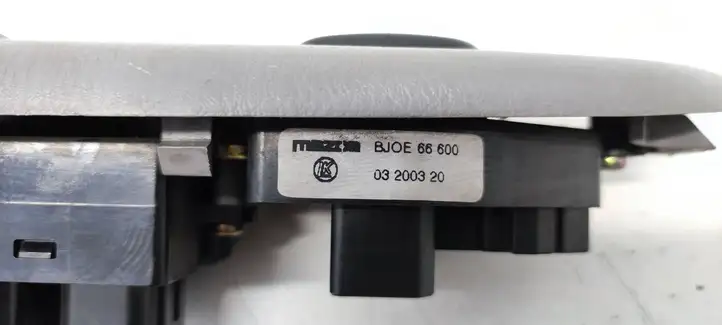 Mazda 323 F (2001 - 2003) BJOE66600 Блок кнопок стеклоподъемников — фото 2