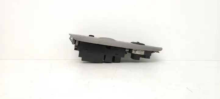 Mazda 323 F (2001 - 2003) BJOE66600 Блок кнопок стеклоподъемников — фото 4