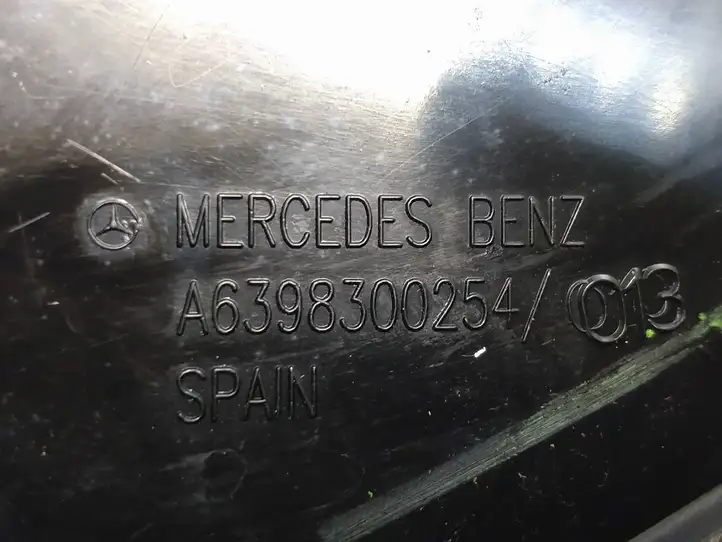 Mercedes-Benz Vito Viano W639 (2003 - 2010) A6398300254 Боковой воздушный дефлектор — фото 7