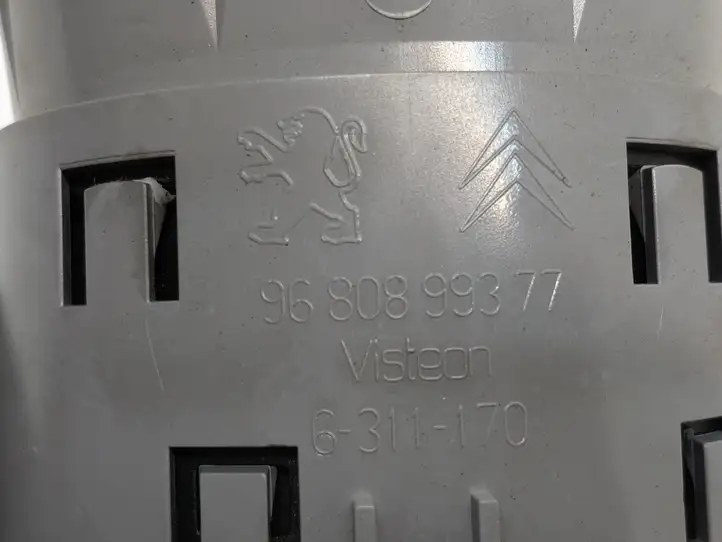 Peugeot Partner (2012 - 2015) 9680899377 Боковой воздушный дефлектор — фото 7