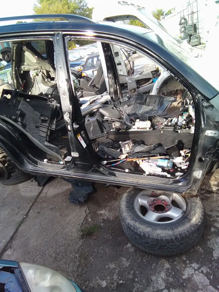 Toyota RAV 4 (XA30) (2006 - 2016) Порог кузова — фото 1