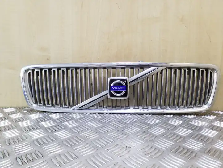 Volvo V70 (2000 - 2004) 9190385 Верхняя решетка радиатора — фото 1