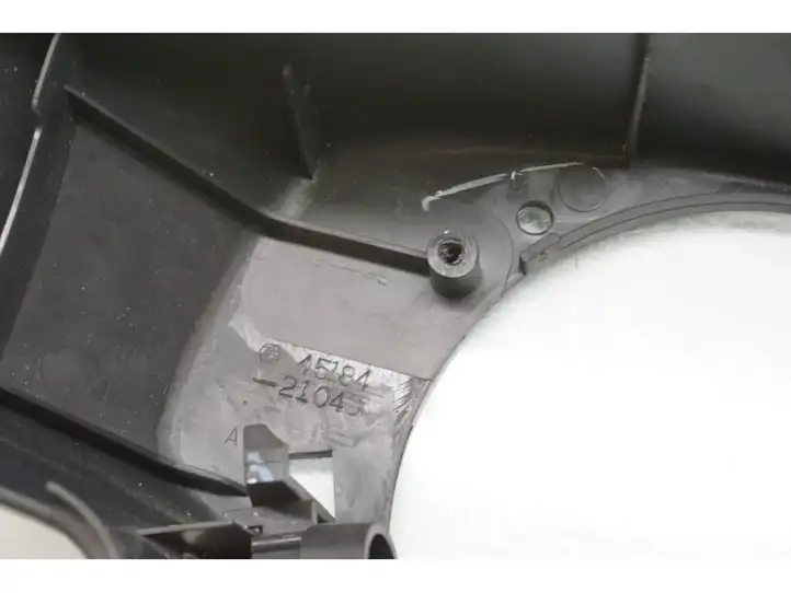 Toyota Corolla E120 E130 (2000 - 2004) 45184-21040 Обшивка рулевой колонки — фото 5