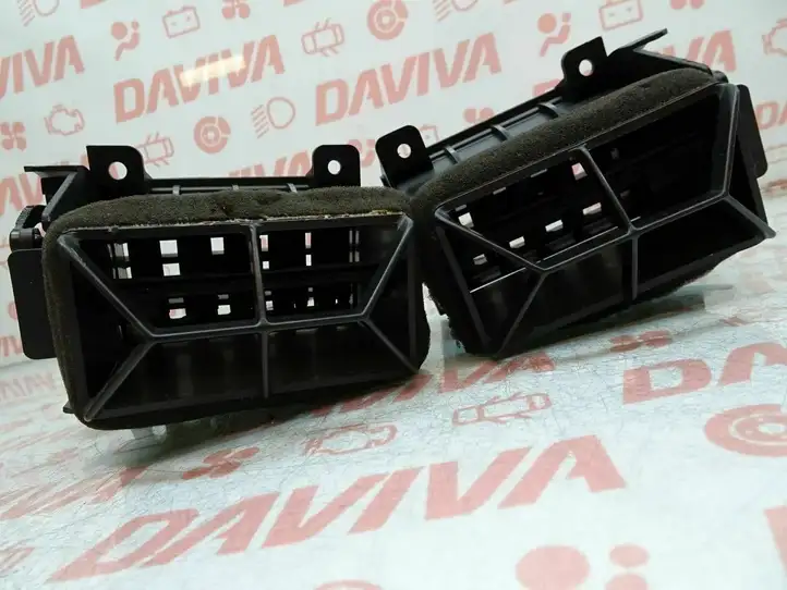 Nissan X-Trail T30 (2001 - 2007) 687618H300 Боковой воздушный дефлектор — фото 3