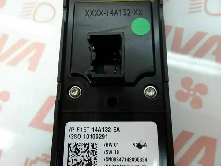 Ford Fiesta (2013 - 2017) F1ET-14A132-EA Блок кнопок стеклоподъемников — фото 4