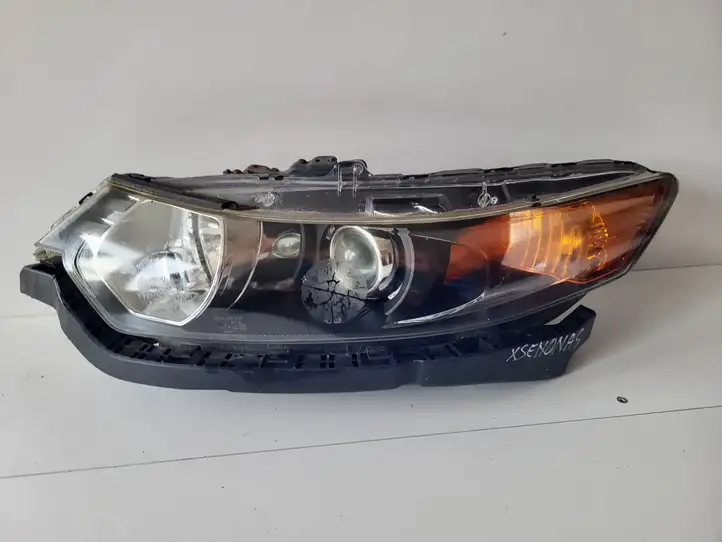Honda Accord (2008 - 2016) Передняя фара — фото 1