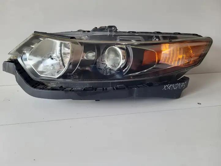 Honda Accord (2008 - 2016) Передняя фара — фото 6