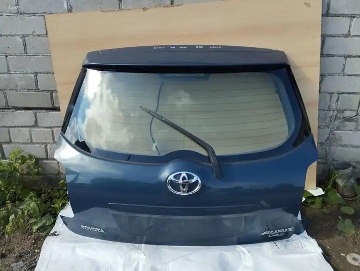 Toyota Auris 150 (2006 - 2012) Крышка багажника — фото 10