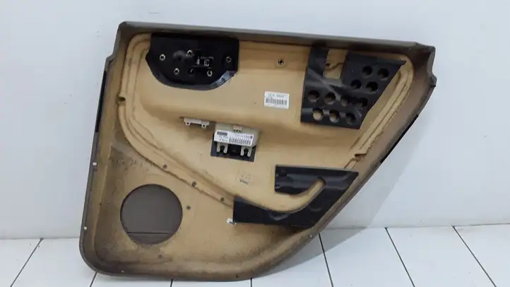Volvo V70 (2004 - 2007) Обшивка задней двери — фото 2