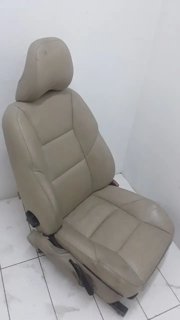 Volvo V70 (2004 - 2007) Переднее сиденье пассажира — фото 3