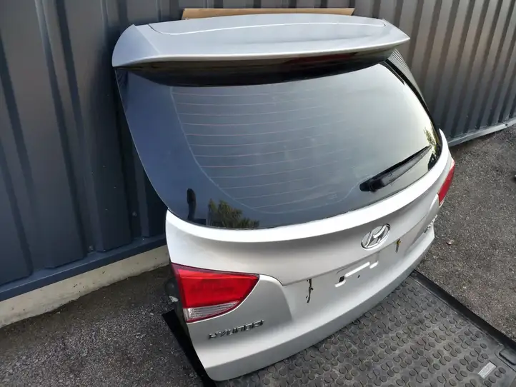 Hyundai ix35 (2009 - 2013) Крышка багажника — фото 3