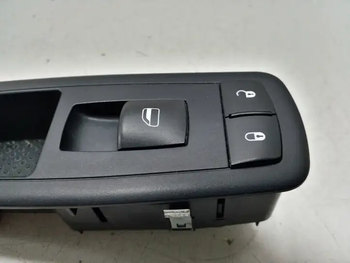 Chrysler Town & Country V (2010 - 2016) 04602544AF Блок кнопок стеклоподъемников — фото 2