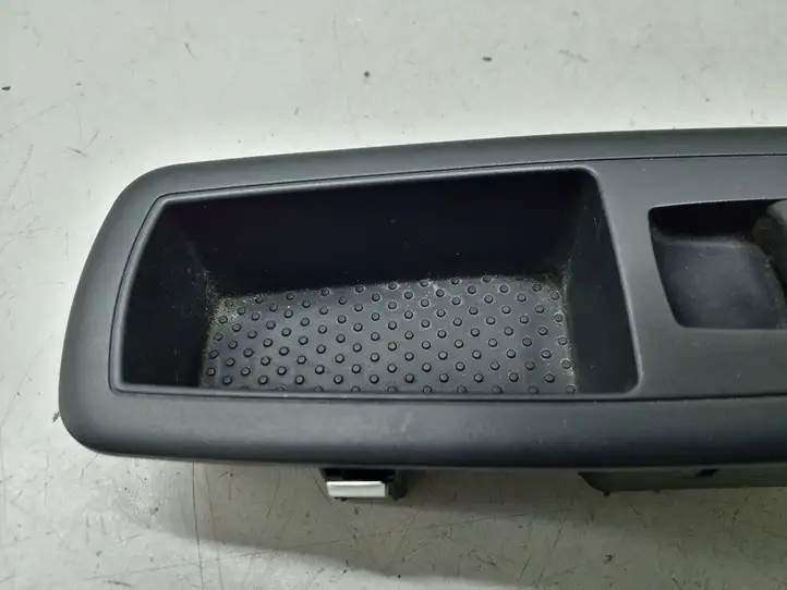 Chrysler Town & Country V (2010 - 2016) 04602544AF Блок кнопок стеклоподъемников — фото 5