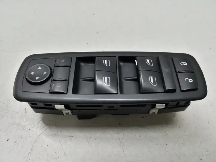 Chrysler Town & Country V (2010 - 2016) 04602535AH Блок кнопок стеклоподъемников — фото 1