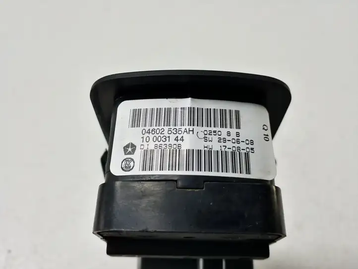 Chrysler Town & Country V (2010 - 2016) 04602535AH Блок кнопок стеклоподъемников — фото 2