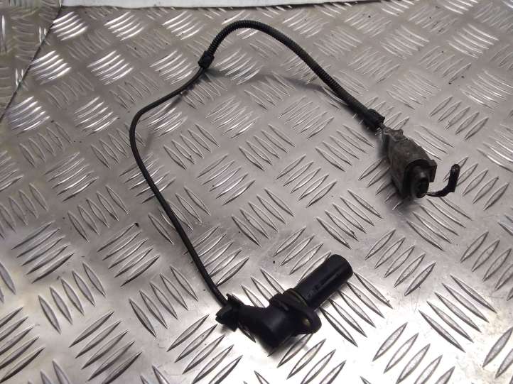 Skoda Fabia Mk1 (6Y) (1999 - 2007)  038957147E Датчик оборотов коленчатого вала