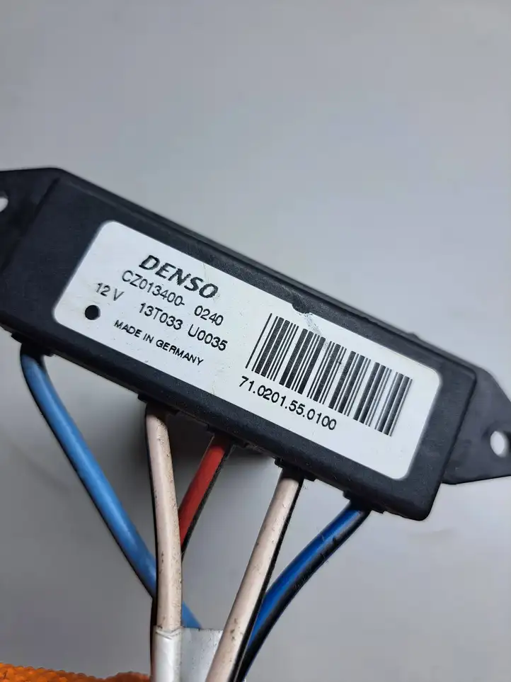 Toyota Yaris (2012 - 2014) 710201550100 Электрический обогреватель салона 220V — фото 3