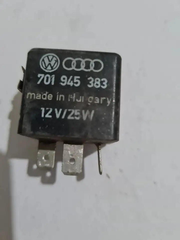 Volkswagen Multivan T4 (1991 - 2003) 701945383 Реле крюка для прицепа — фото 3