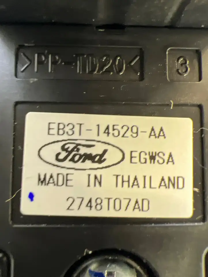 Ford Ranger (2015 - 2019) EB3T14529AA Выдвижная ручка стекла багажника — фото 3