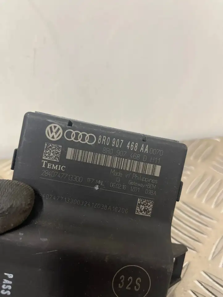 Audi Q5 SQ5 (2012 - 2017) 8R0907468AA Модуль Gateway — фото 4