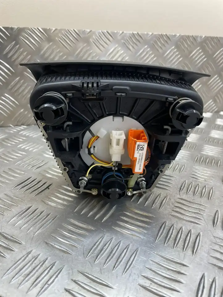 Volvo V70 (2007 - 2013) 30721915 Подушка безопасности руля — фото 3