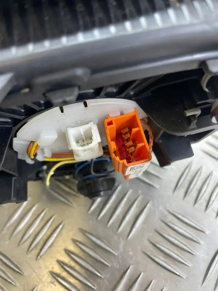 Volvo V70 (2007 - 2013) 30721915 Подушка безопасности руля — фото 4
