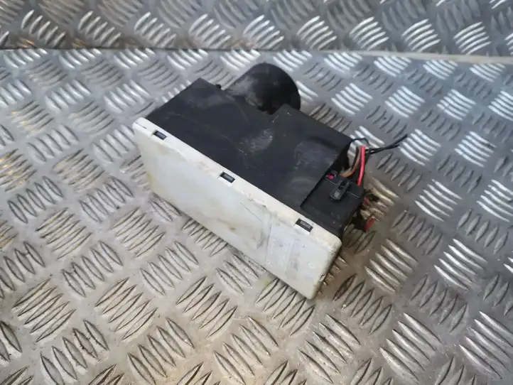 Audi A3/S3 8L (1996 - 2000) 8L0862257L Вакуумный насос центрального замка — фото 5