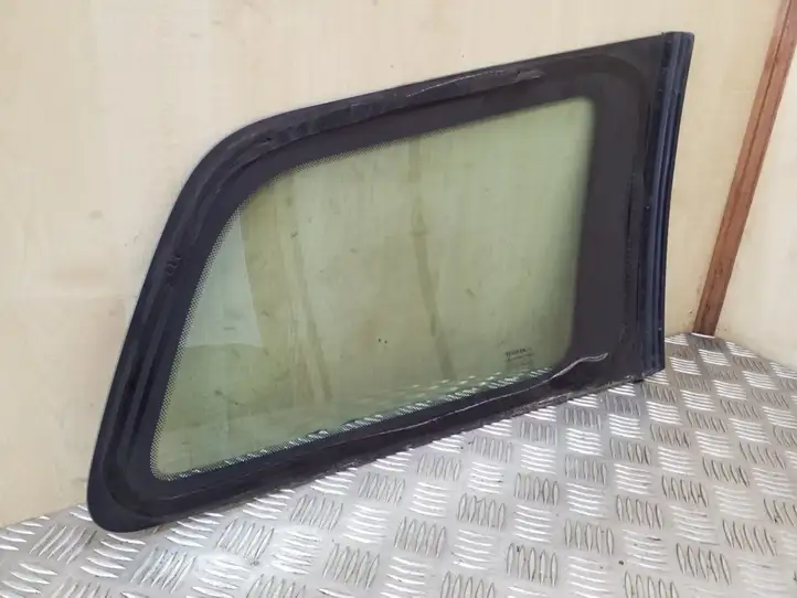 Renault Megane II (2006 - 2008) 8200120667A Заднее боковое стекло — фото 2