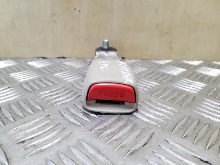 Mitsubishi Outlander (2007 - 2012) Замок заднего ремня — фото 2