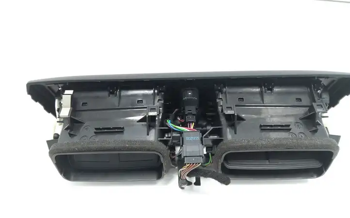 BMW 1 F20 F21 (2011 - 2019) 920711610 Центральный воздушный дефлектор — фото 3