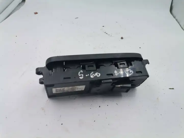 Volvo V60 (2010 - 2013) 31334346 Кнопка стеклоподъемников — фото 2