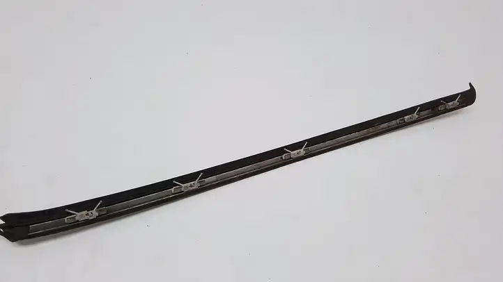Volvo XC60 (2008 - 2013) 30784798 Накладка стоек лобового стекла — фото 2