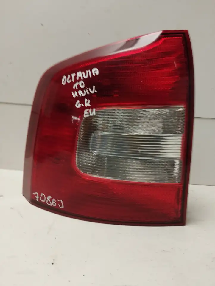 Skoda Octavia Mk2 (1Z) (2004 - 2013) 1Z9945095A Задний фонарь в кузове — фото 1