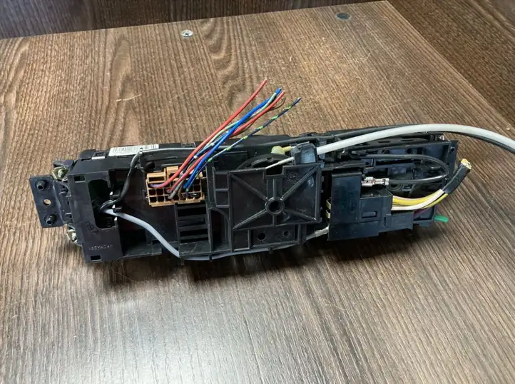 Mercedes-Benz Sprinter W901 W902 W903 W904 (1995 - 2007) A0008306585 Другие включатели / ручки/ переключатели — фото 6