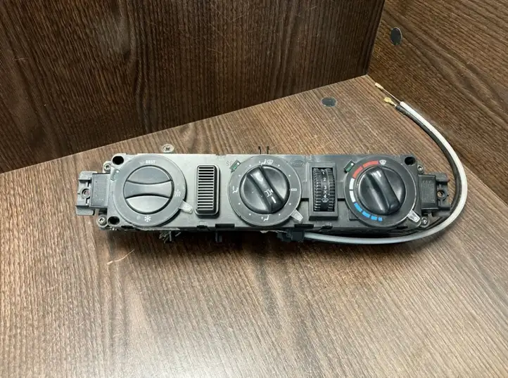 Mercedes-Benz Sprinter W901 W902 W903 W904 (1995 - 2007) A0004463728KZ Другие включатели / ручки/ переключатели — фото 1