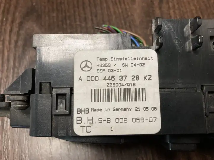 Mercedes-Benz Sprinter W901 W902 W903 W904 (1995 - 2007) A0004463728KZ Другие включатели / ручки/ переключатели — фото 2