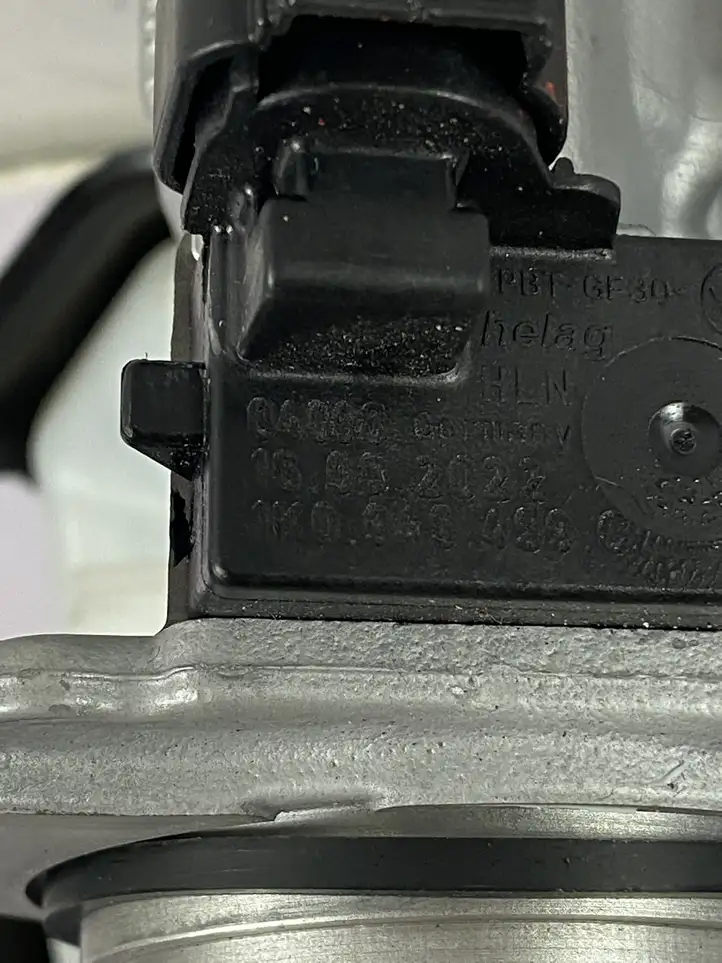 Audi A4 S4 B9 8W (2019 - ) 8W0611367 Главный тормозной цилиндр — фото 2