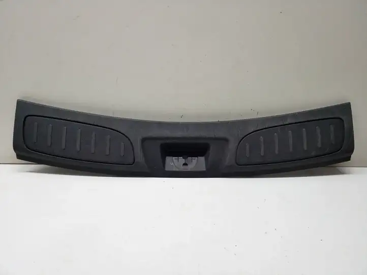 Dodge Durango (2013 - ) 1NE03DX9AC Отделка порога багажника — фото 1
