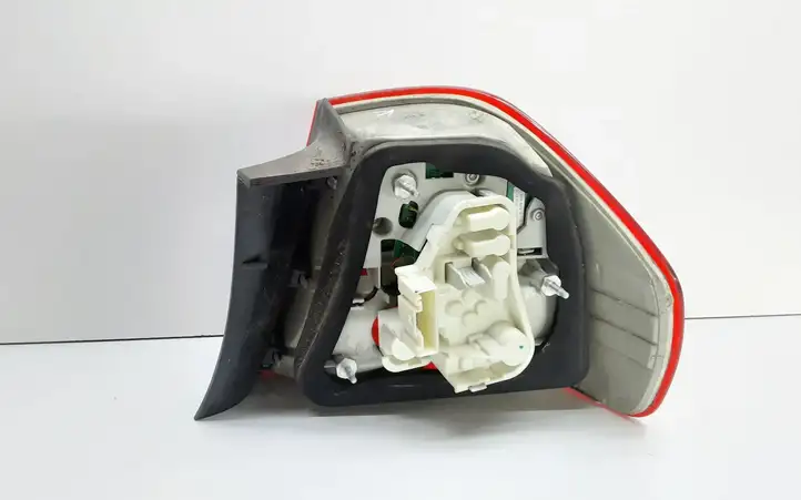 BMW 3 E90 E91 (2005 - 2012) 7289425 Задний фонарь в кузове — фото 2