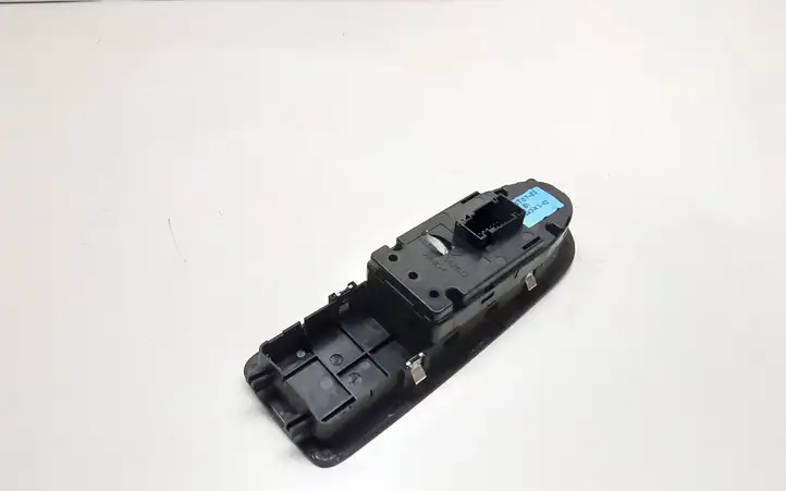 BMW 1 E82 E88 (2007 - 2014) 9167157 Кнопка стеклоподъемников — фото 2